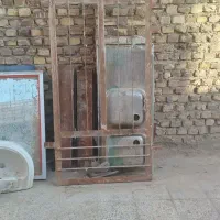 پنجره و روشور باشیرالات و سینک ظرفشویی