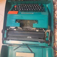 ماشین تحریر اصل Olivetti Studio 45 با کیف|کلکسیون اشیاء عتیقه|اصفهان, سپاهانشهر|دیوار