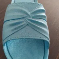 کارگر کارخانه دمپایی