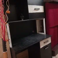 میز تحریر یا کتابخانه