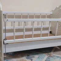 تخت نوزادکنارتخت مادرحالت گهواره وثابت|تخت و صندلی بچه|پردیس, فاز ۲|دیوار