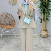 مدلینگ و بلاگر حرفه ای (برای تولید محتوا)