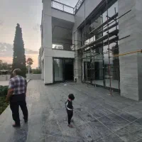 ویلایی-در-به-حیاط-دو-طبقه