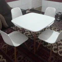 میز چهار نفره