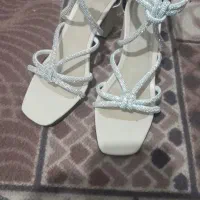 کفش نو وسیله های دیگر  دارم