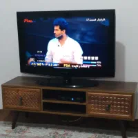 تلوزیون سامسونگ 42 اینچ با میز تلوزیون