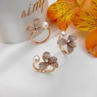 انگشتر ژوپینگ طرح گل و مروارید