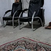 صندلی و کفش بوت و مبل سه نفر