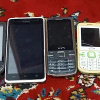 تعدادی گوشی دست دوم