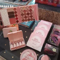 آرایشی بهداشتی رنگین کمان