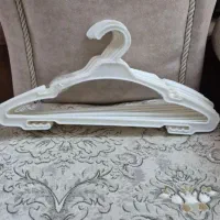 چوب لباسی|بندرخت و رخت‌آویز|شیراز, ارم|دیوار