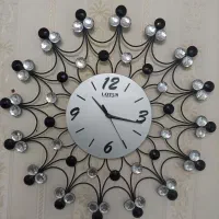 ساعت زیبا و شیک