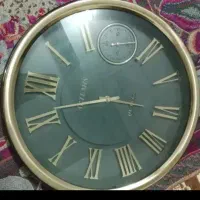 ساعت دیواری در حد نو