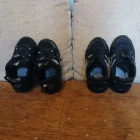 دو جفت کتونی بچگونه مارک