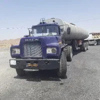 کامیون کشنده