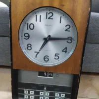 ساعت دیواری قدیمی