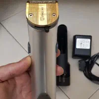 دو دستگاه ریش تراش برند|آرایشی، بهداشتی، درمانی|رشت, منظریه|دیوار