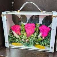 باکس چمدانی سه گله گل رز جاودان ( جاودان ) یلدا|گل و گیاه طبیعی|تهران, میدان ولیعصر|دیوار