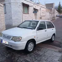 111 سفید عروسک