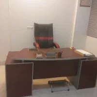 میز مدیریت و میز منشی و صندلی|مبلمان اداری|قم, باجک یک|دیوار