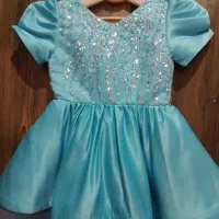 لباس و کفش بچگانه ۲۰۰ تومن