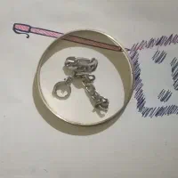 انگشتر نقره نقره شکسته و سالم