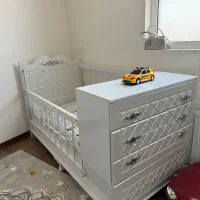 تخت و کمد کودک در حد نو