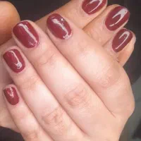 اموزش وخدمات کاشت ناخن برای مشاوره پیام بزارین