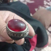 انگشتر نگین سرخ