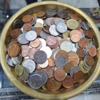 تعدادی سکه خارجی قدیمی