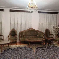 تعدادی پرده حریر گیپور بلند با دکور و کتیبه و سیخ