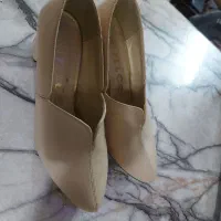 کفش سایز ۳۹