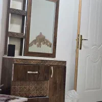 تخت خواب ومیزآرایش خیلی تمیزباقیمت مناسب