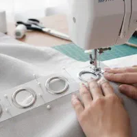 دوخت تخصصی/شستشوی پرده/جابجایی/نصاب/ چوب پرده