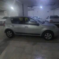 رنو ساندرو دنده‌ای، مدل ۱۳۹۶ ، با کمترین کارکرد|خودرو سواری و وانت|اصفهان, لیمجیر|دیوار