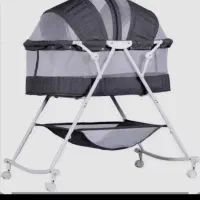 تخت کنار مادر