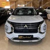 میتسوبیشی اوتلندر P-Line