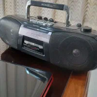 یک عدد رادیو سونی در حد نو