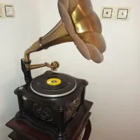گرامافون|کلکسیون اشیاء عتیقه|میناب, |دیوار