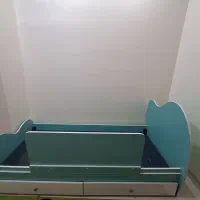 تخت نوجوان|تخت و سرویس خواب|شاهین‌شهر, عطار|دیوار