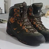 پوتین|کیف، کفش، کمربند|بانه, |دیوار