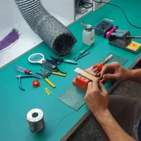 مونتاژ کار الکترونیک