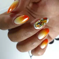 آموزش تخصصی طراحی و کاشت ناخن با قیمت استثنایی