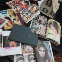 کتاب آموزشی آرایش وپیرایش مو وناخون فریمان نیم بها|کتاب و مجله آموزشی|فریمان, |دیوار