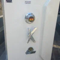 فروش یک عدد گاوصندوق کاوه مدل ۸۲۰رمزدار درحدنو