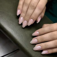 خدمات کاشت ناخن