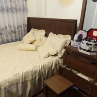 تختخواب دونفره و پرده