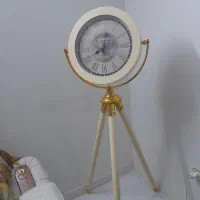 ساعت ایستاده