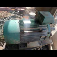 دینام الکتروموتور ۲۵ اسب ۹۰۰ دور و... گیربکس خرید|ماشینآلات صنعتی|کاشان, شهرک صنعتی راوند|دیوار