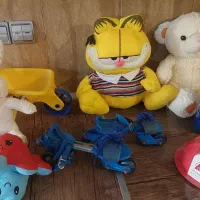 اسباب بازی ها عروسک ها و اسکیت همه باهم|اسباب‌‌بازی|مشهد, فارغ التحصیلان|دیوار